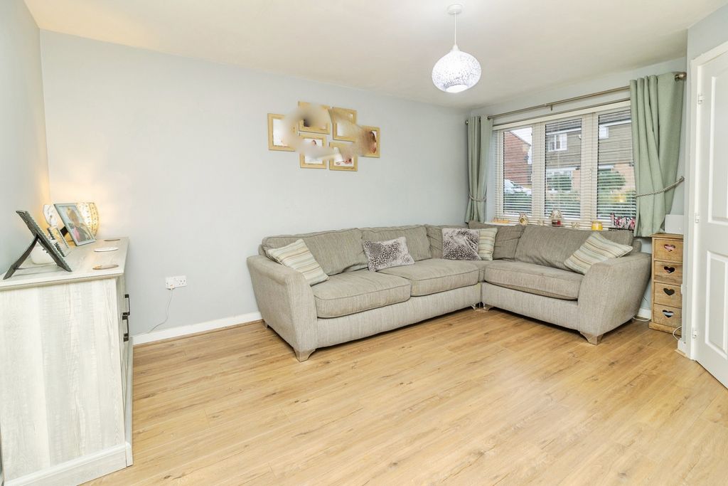 Property photo 2 of 17 Photo