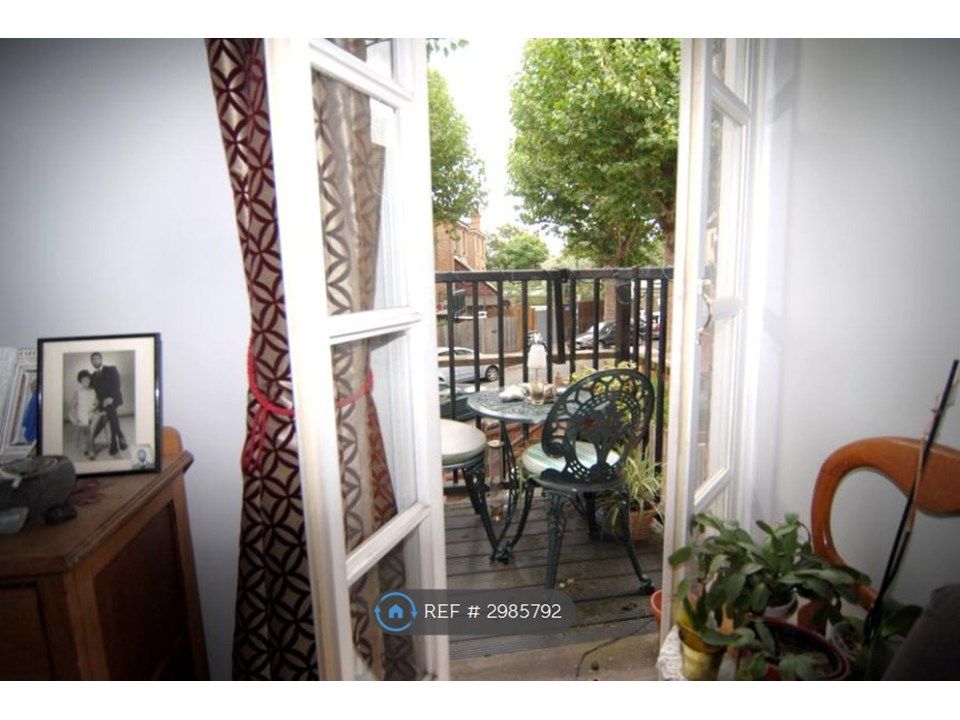 Property photo 3 of 7 Balcony