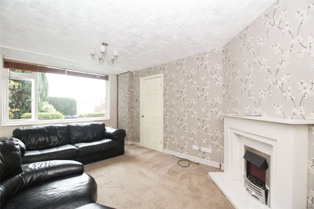 Property photo 2 of 12 Lounge