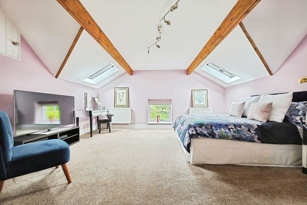 Property photo 2 of 45 4273244