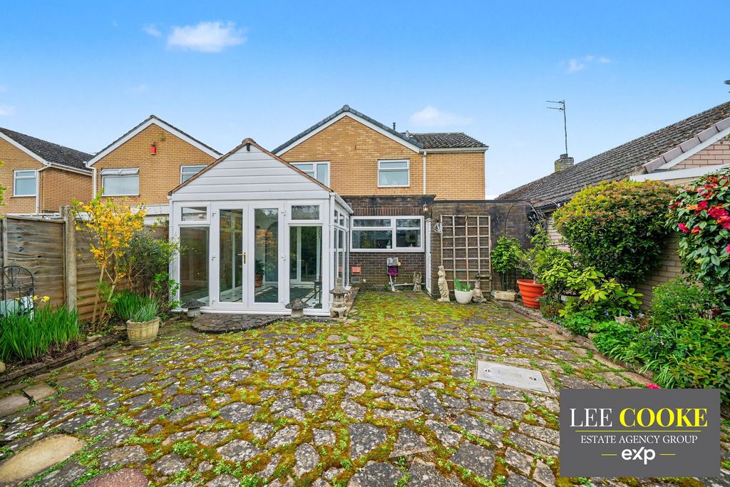 Property photo 2 of 36