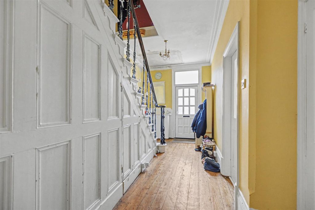 Property photo 3 of 24 Entrance Hall_1.Jpeg