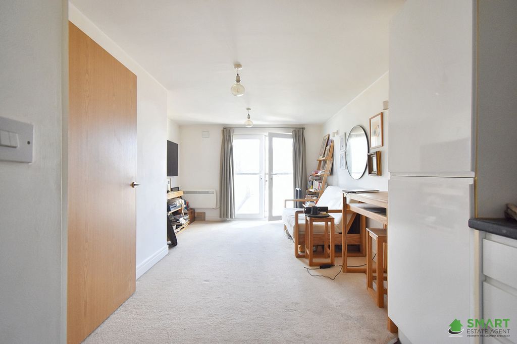 Property photo 3 of 8