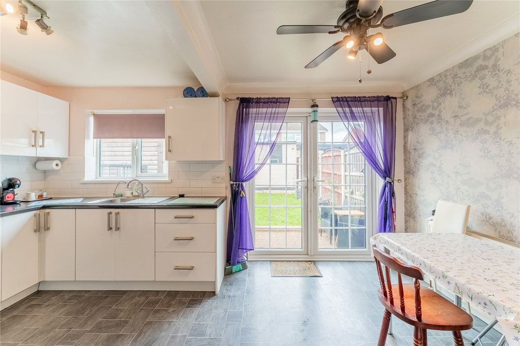 Property photo 2 of 28 Picture No. 10