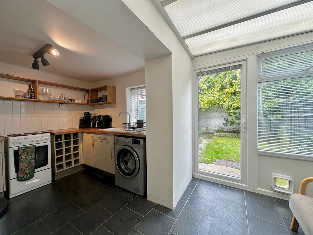 Property photo 3 of 11 Picture No. 12