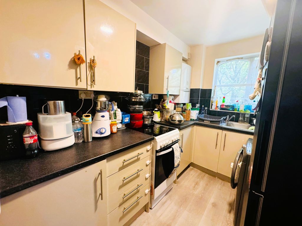 Property photo 2 of 5 1