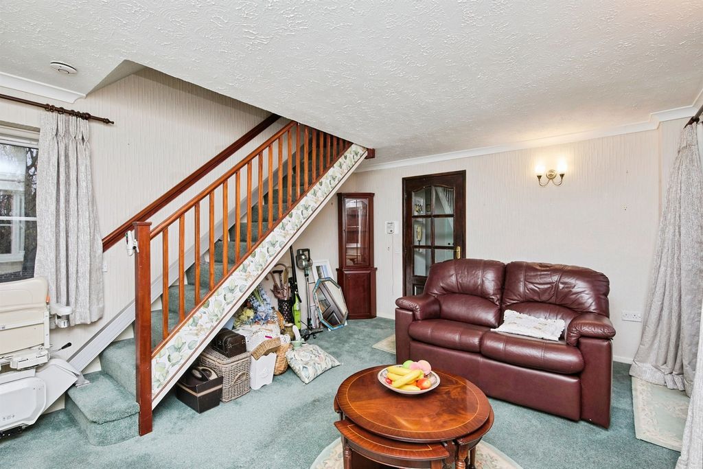 Property photo 3 of 18