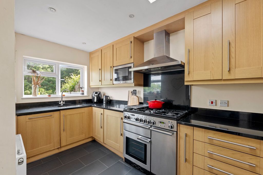 Property photo 2 of 30 Kitchen