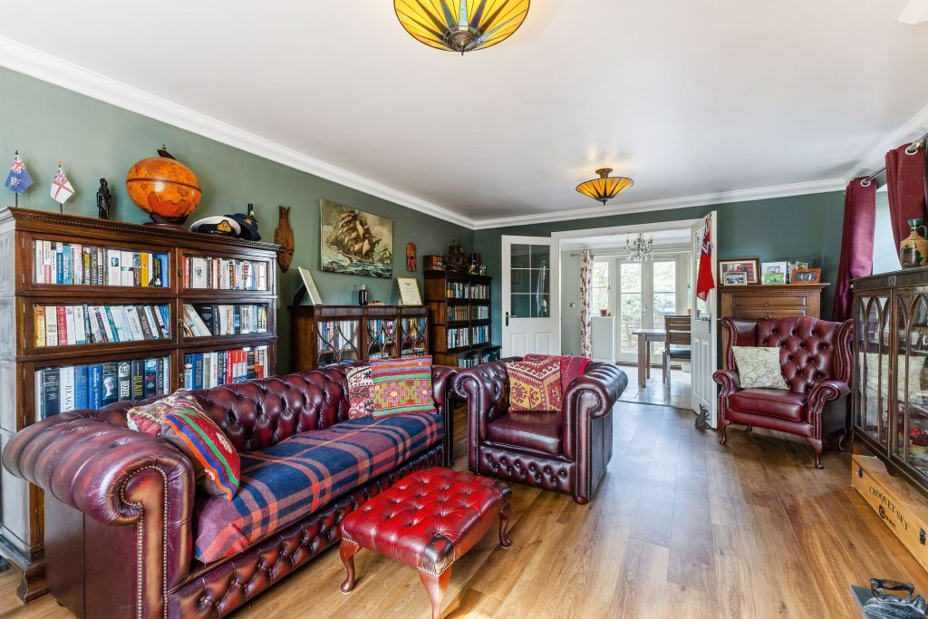 Property photo 3 of 18