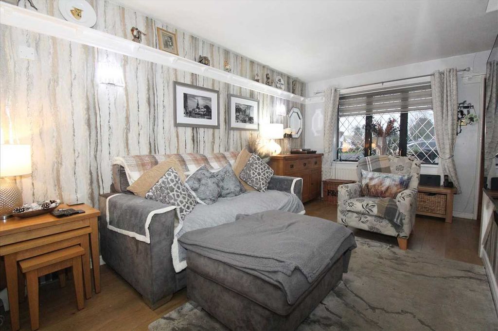 Property photo 2 of 9 Living Room