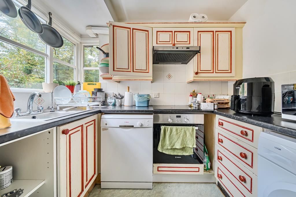 Property photo 2 of 17 Kitchen