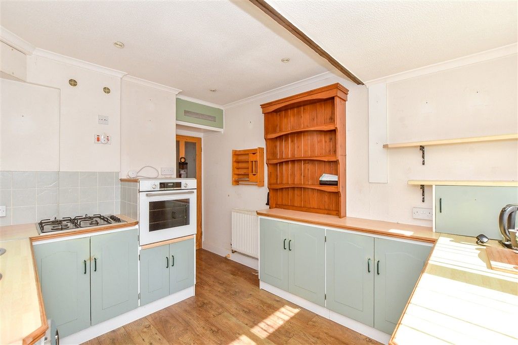Property photo 3 of 14 Kitchen
