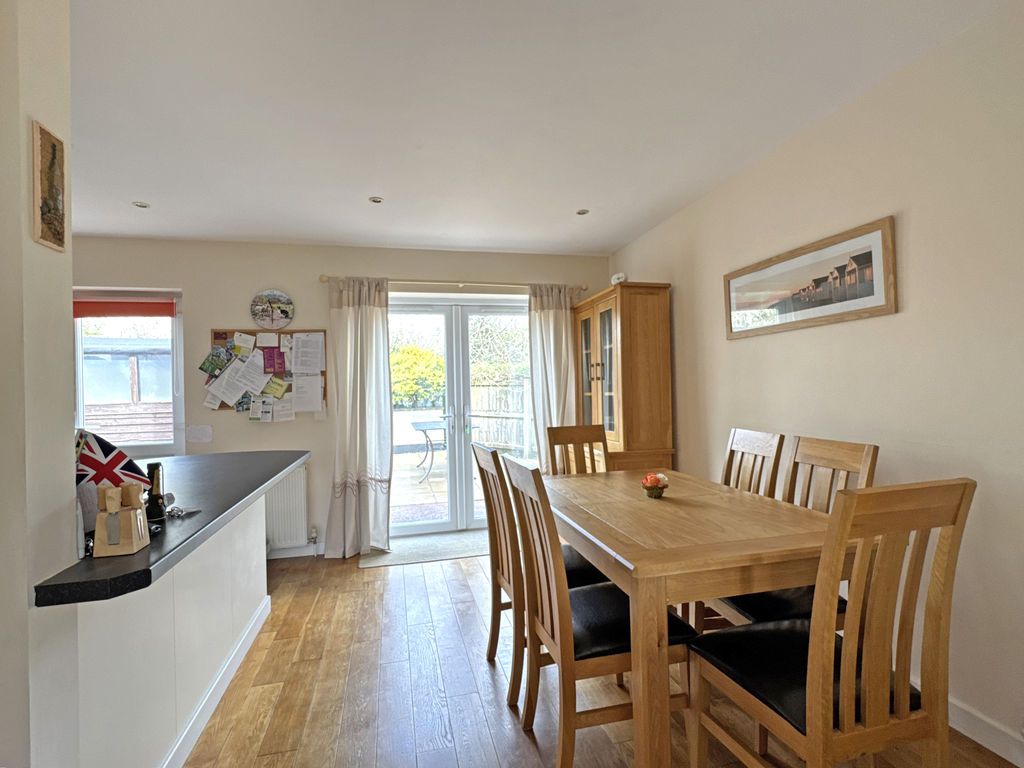 Property photo 3 of 15 Photo 5