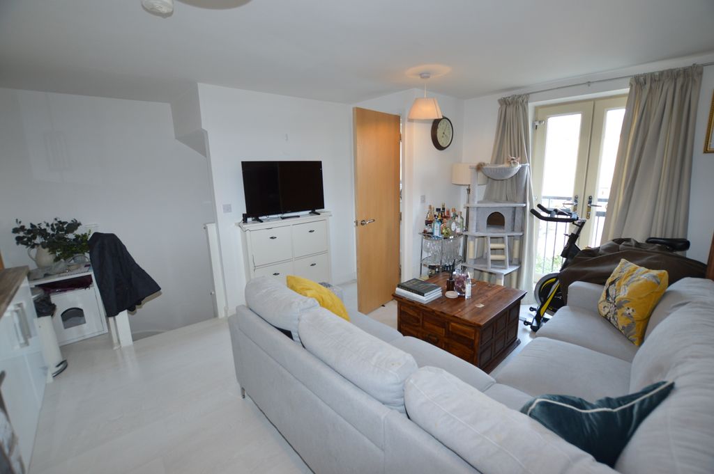 Property photo 2 of 6