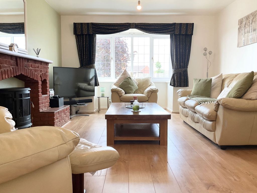 Property photo 2 of 28