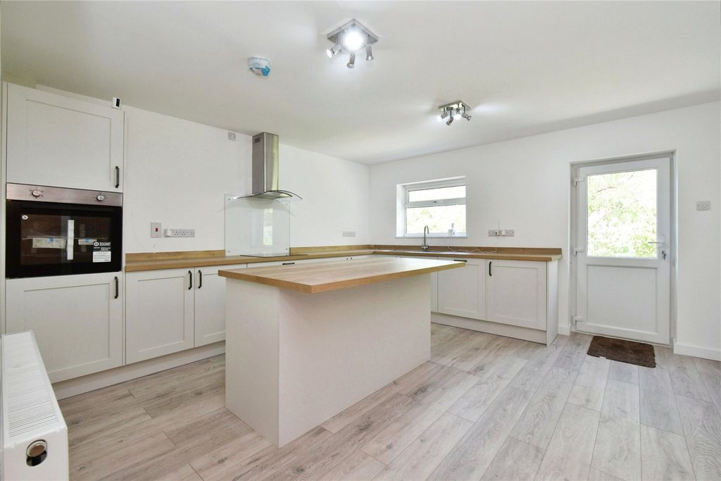 Property photo 2 of 18 Picture No. 39