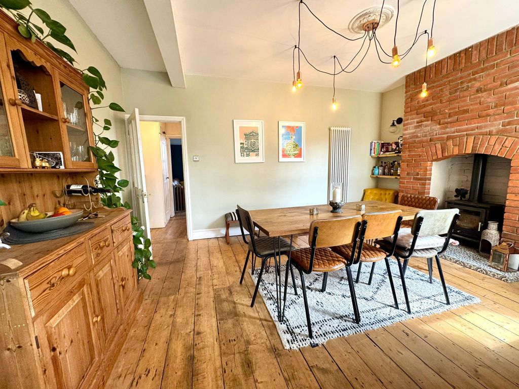 Property photo 1 of 31 Dining Room 5