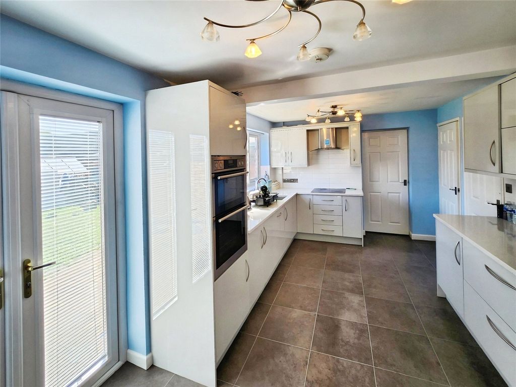 Property photo 3 of 19 Kitchen/Diner