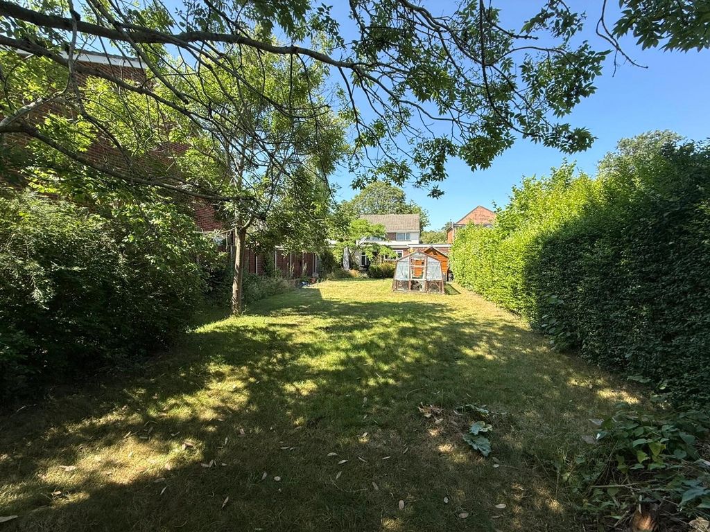 Property photo 2 of 26 Picture No. 35