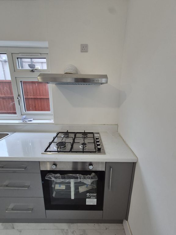 Property photo 3 of 9 Kitchen