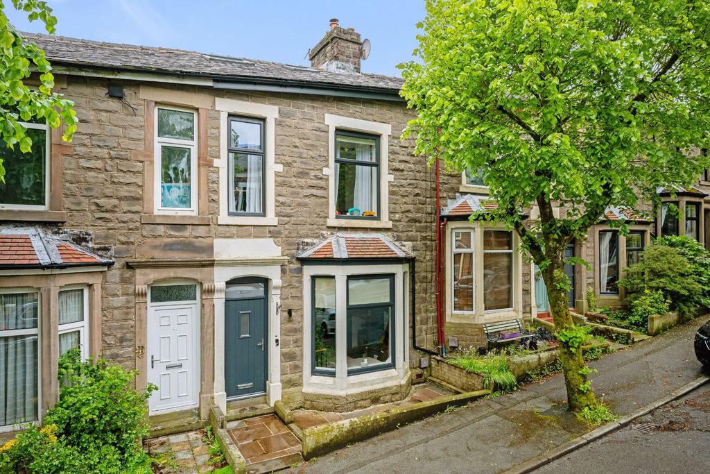 Property photo 1 of 34 29 Limes Avenue External-2.Jpg