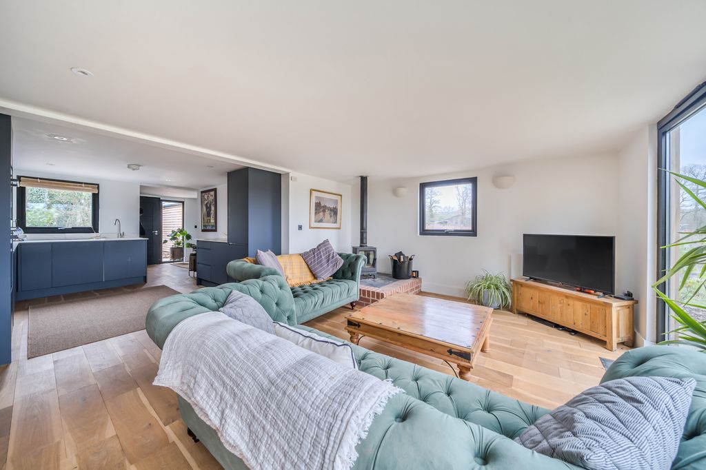 Property photo 3 of 9 Sitting Room