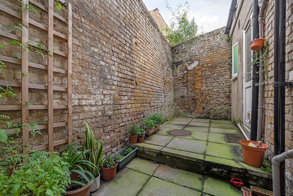 Property photo 3 of 11 Garden (2).Jpg