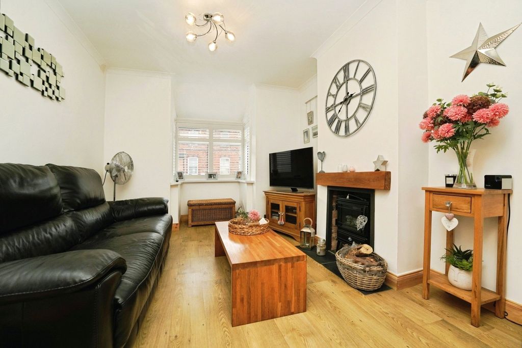 Property photo 2 of 17 Pbox-Img.Jpg