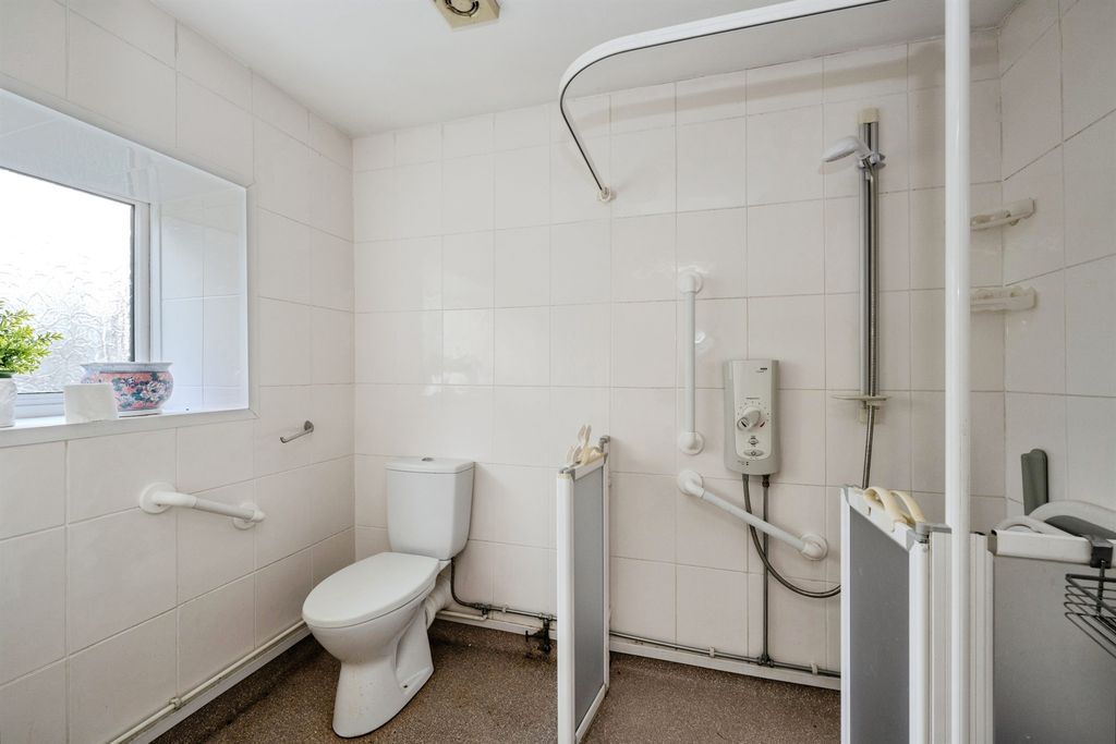 Property photo 3 of 13