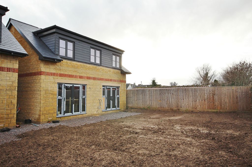 Property photo 2 of 6