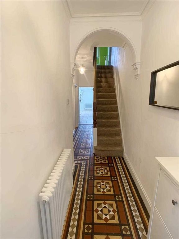Property photo 2 of 12 Entrance Hall