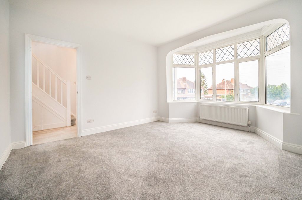 Property photo 3 of 29