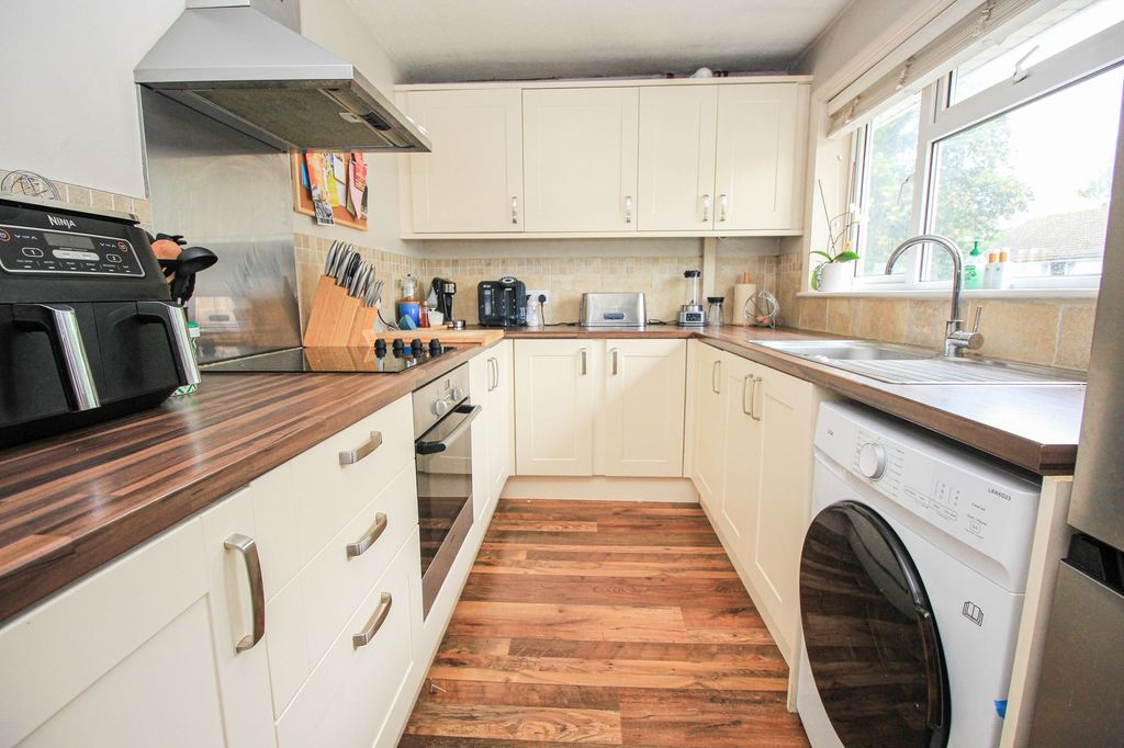 Property photo 3 of 13