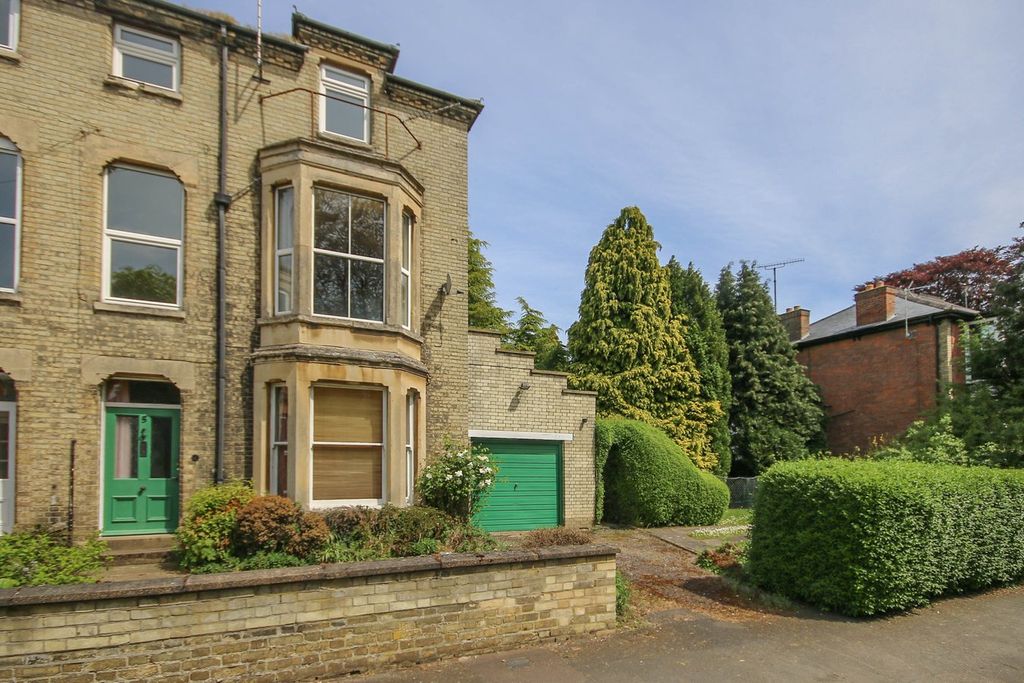 Property photo 1 of 19