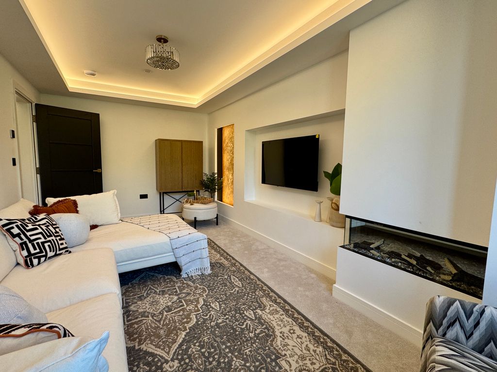 Additional image 10 of 5 bed property to rentClos Y Gorlan, Llanelli SA14