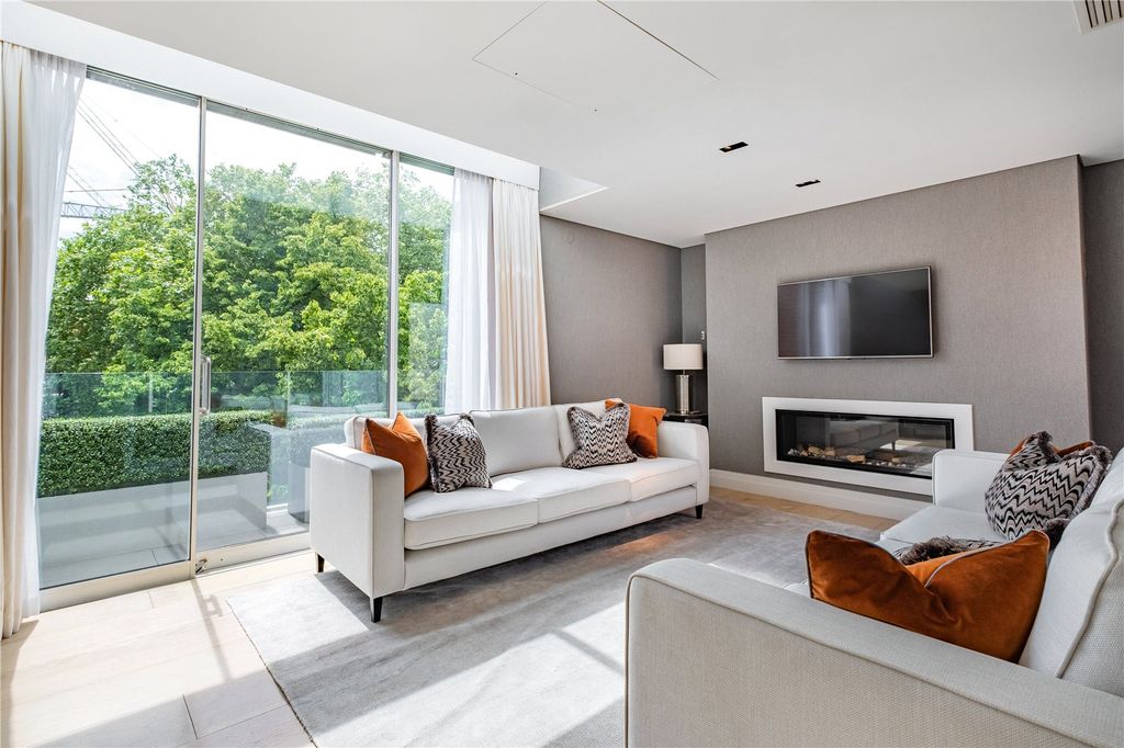 Property photo 1 of 39 Reception Room 2