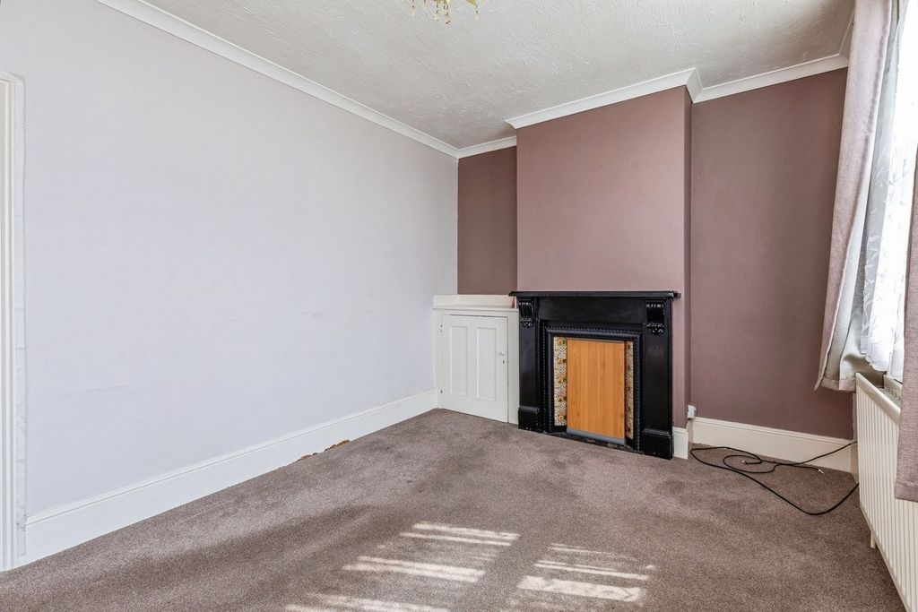 Property photo 3 of 13