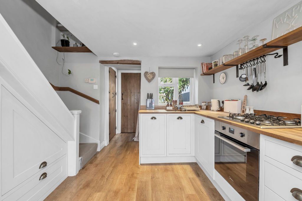 Property photo 3 of 14 Kitchen