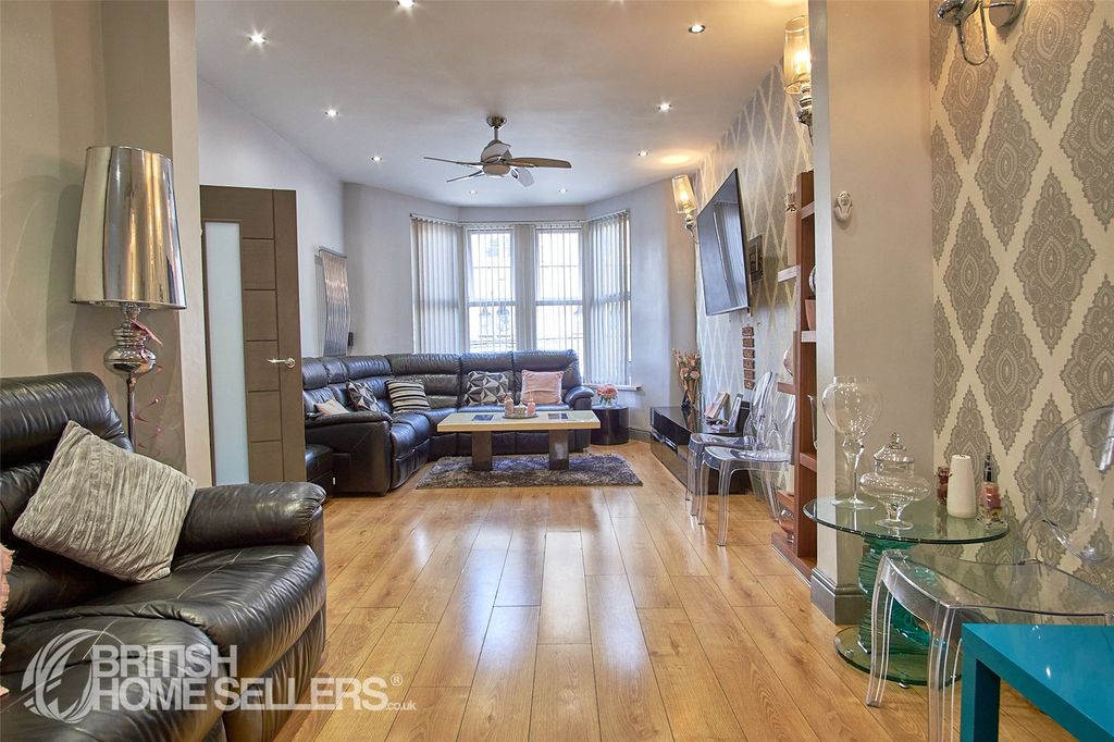 Property photo 3 of 16 Picture No. 18