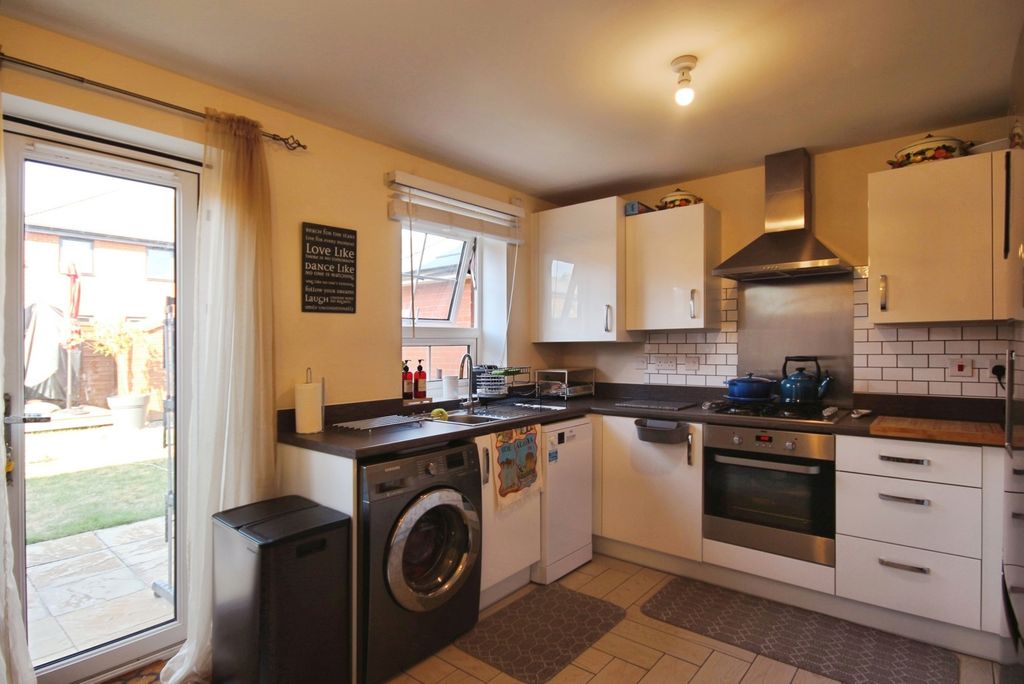 Property photo 2 of 16 Pbox-Img.Jpg