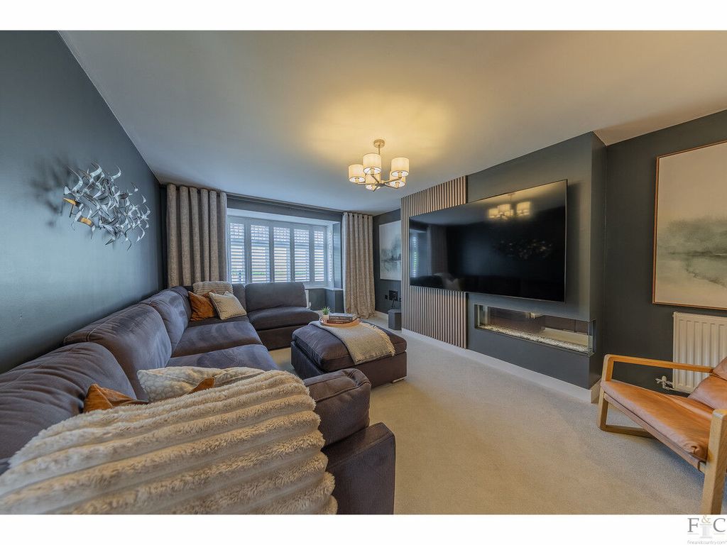 Property photo 2 of 36