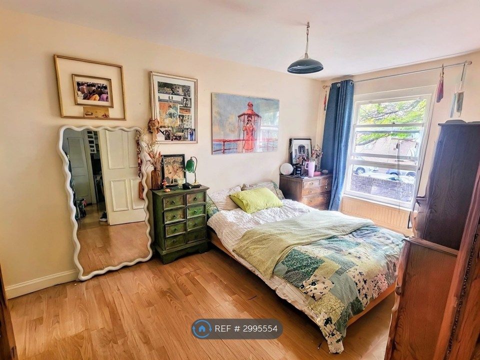 Property photo 3 of 11 Bedroom