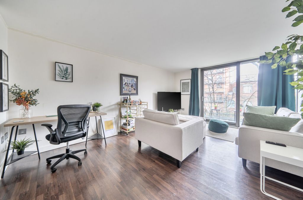 Property photo 2 of 10 1407172-1-698B2F8...