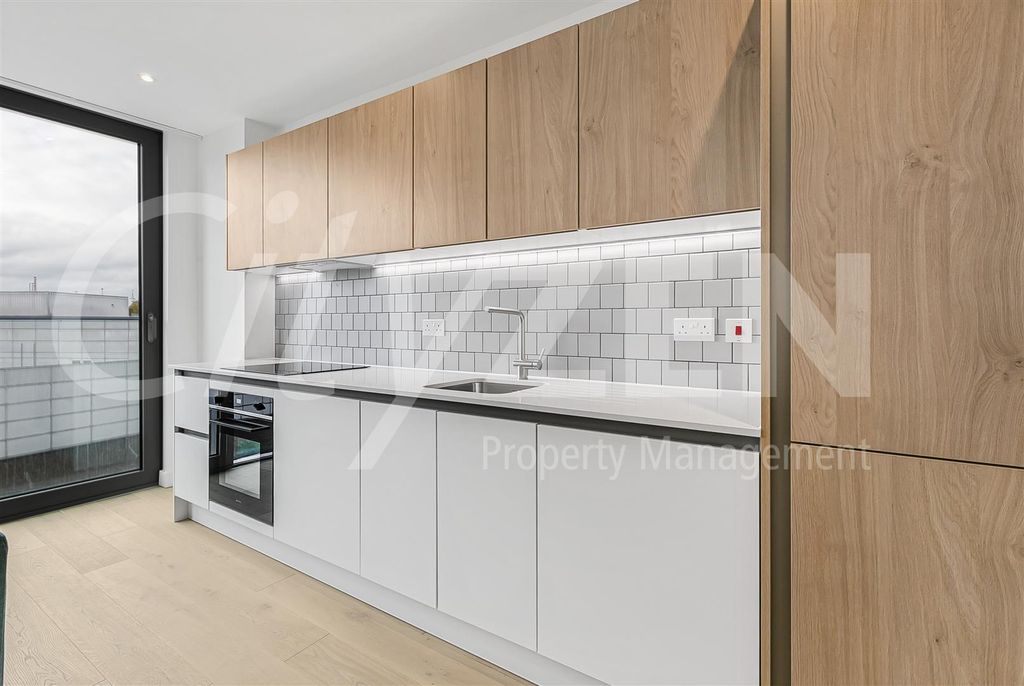 Property photo 2 of 32 Kitchen
