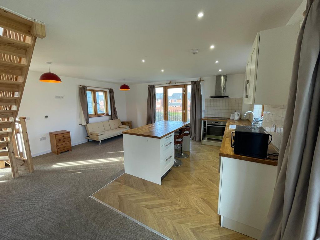 Property photo 2 of 11 Kitchen