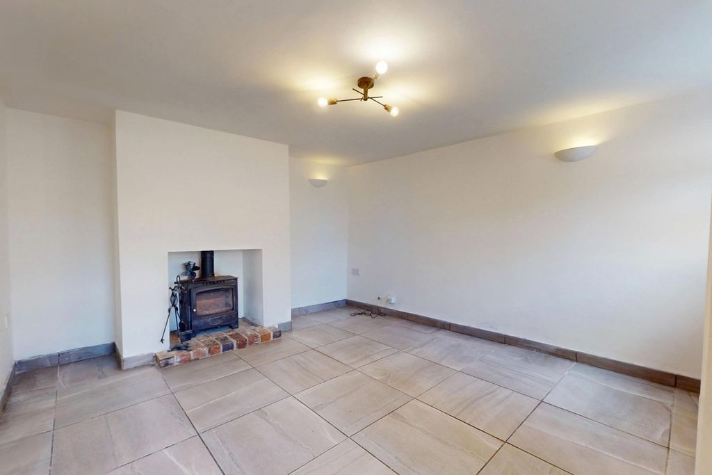 Property photo 3 of 14 4912374