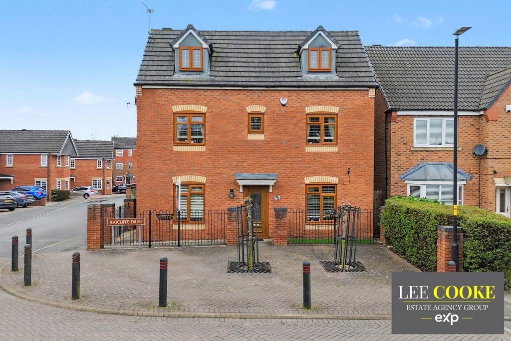 Property photo 2 of 47