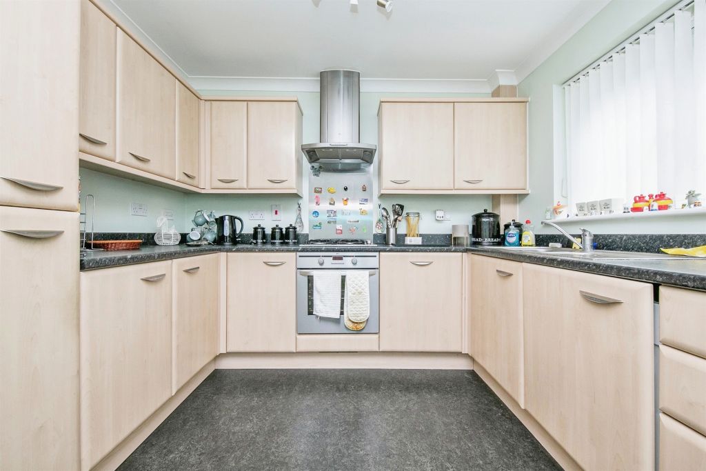 Property photo 2 of 13