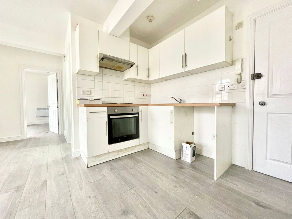 Property photo 2 of 4 Kitchen