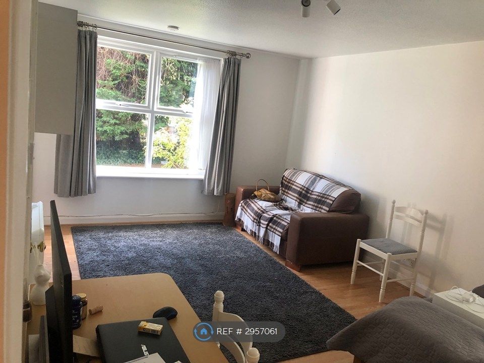Property photo 1 of 11 Main Room